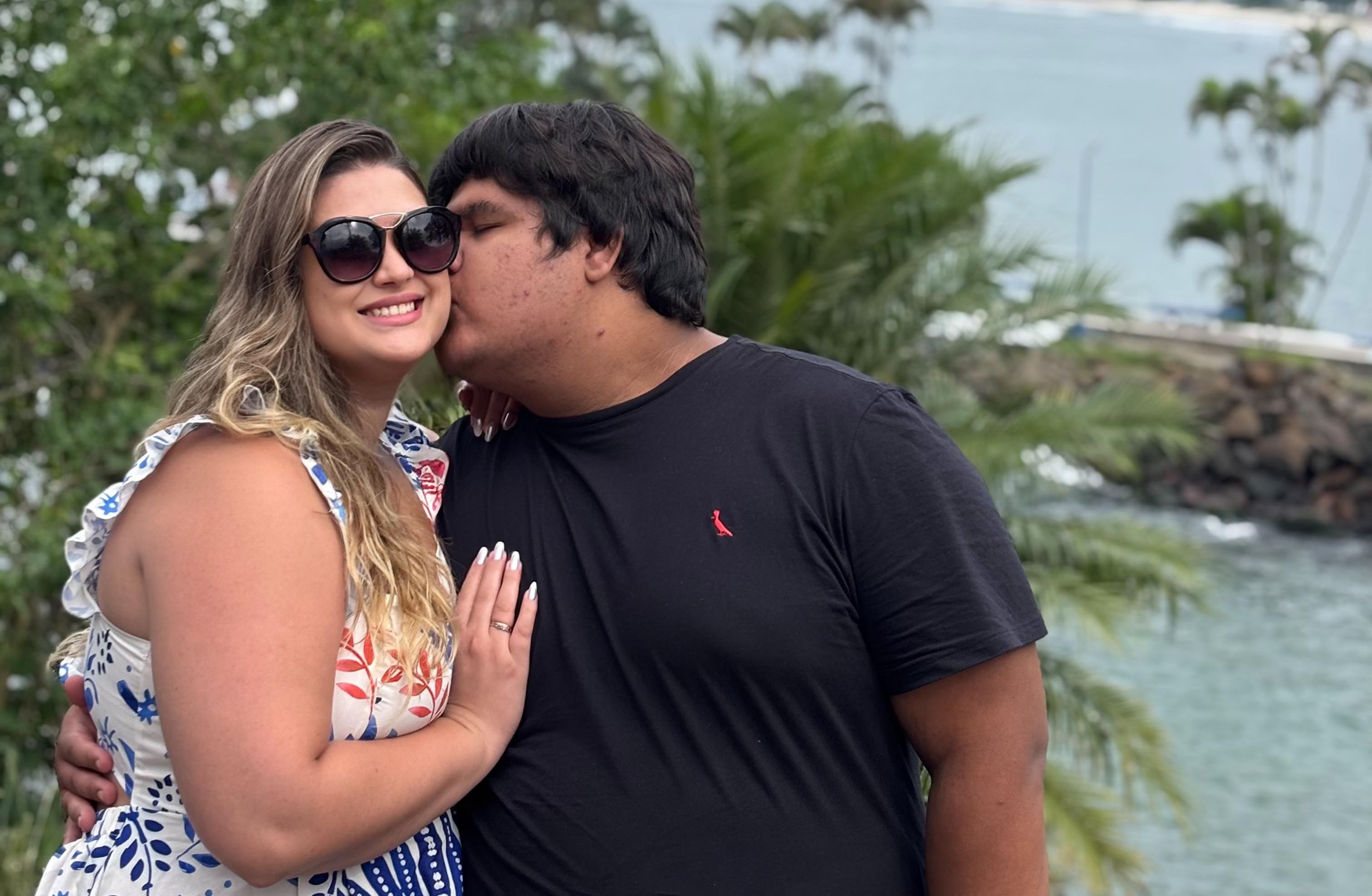 Foto do casal Letícia e Lucas